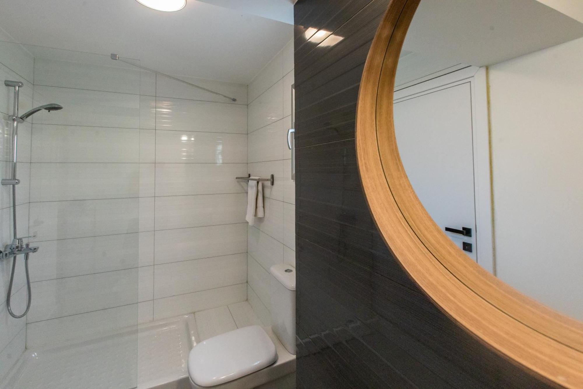 Rooms - Unique Staying In Paphos Centre Стая снимка